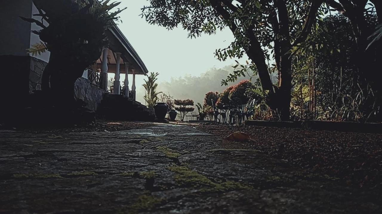 Jansen'S Bungalow Sinharaja Rainforest Retreat Kudawe Exterior photo